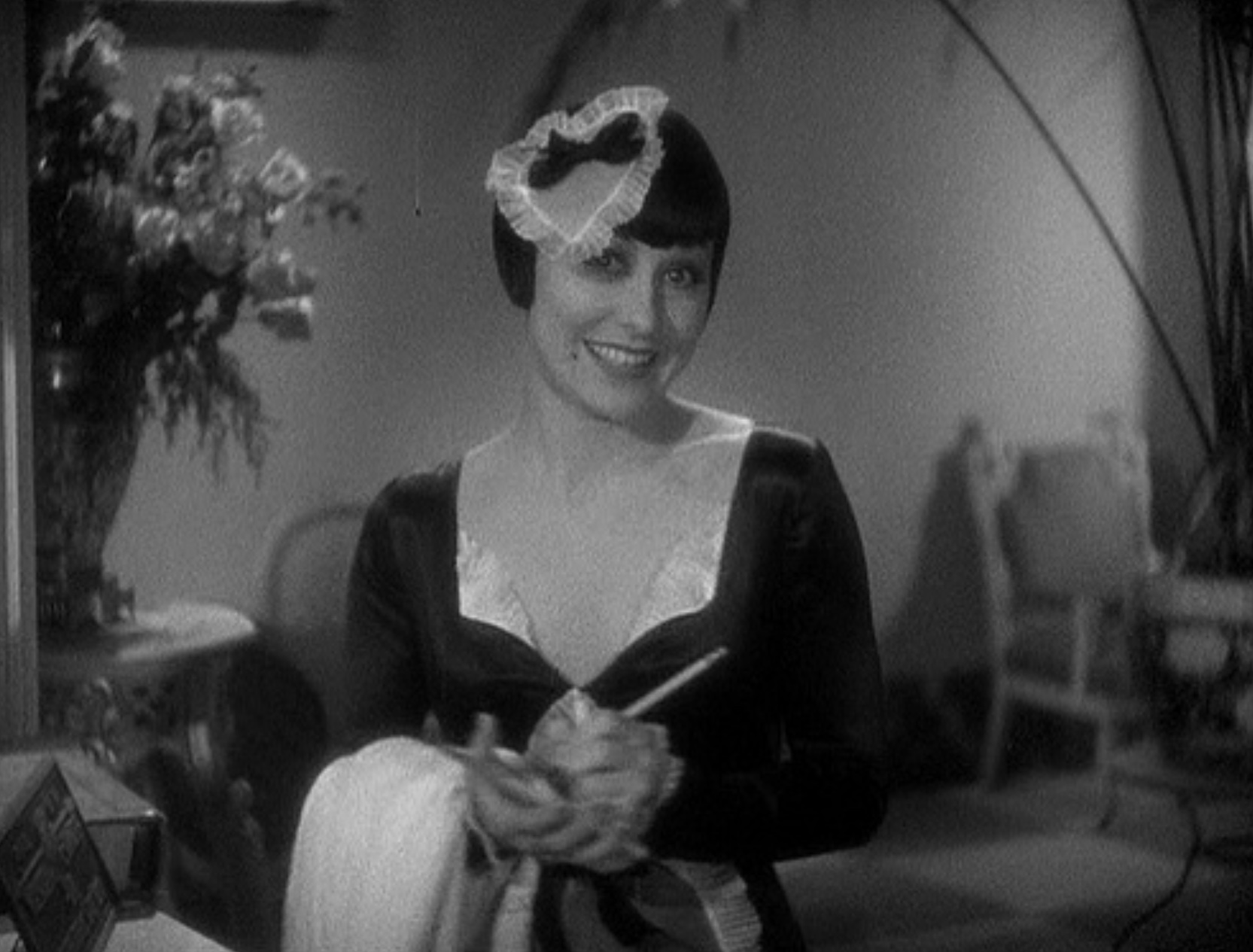 actor Mildred Dixon large photo