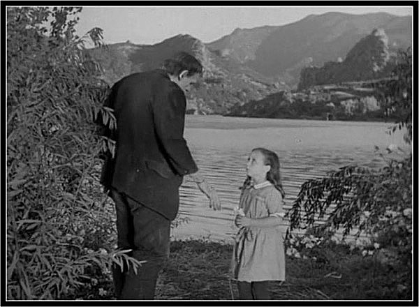 actor Marilyn Harris large photo