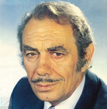 actor Nikos Tzogias large photo