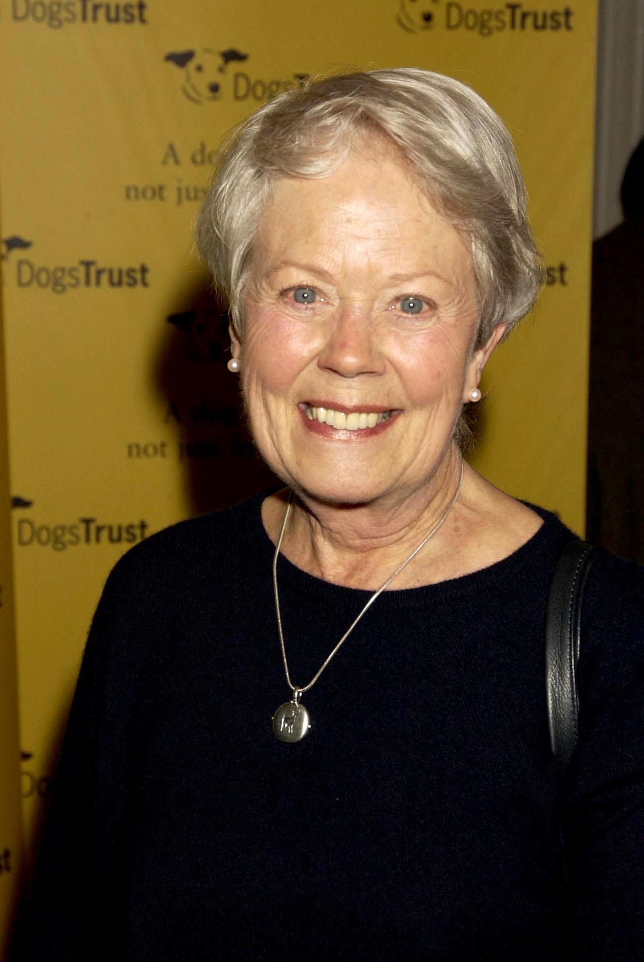 actor Annette Crosbie large photo