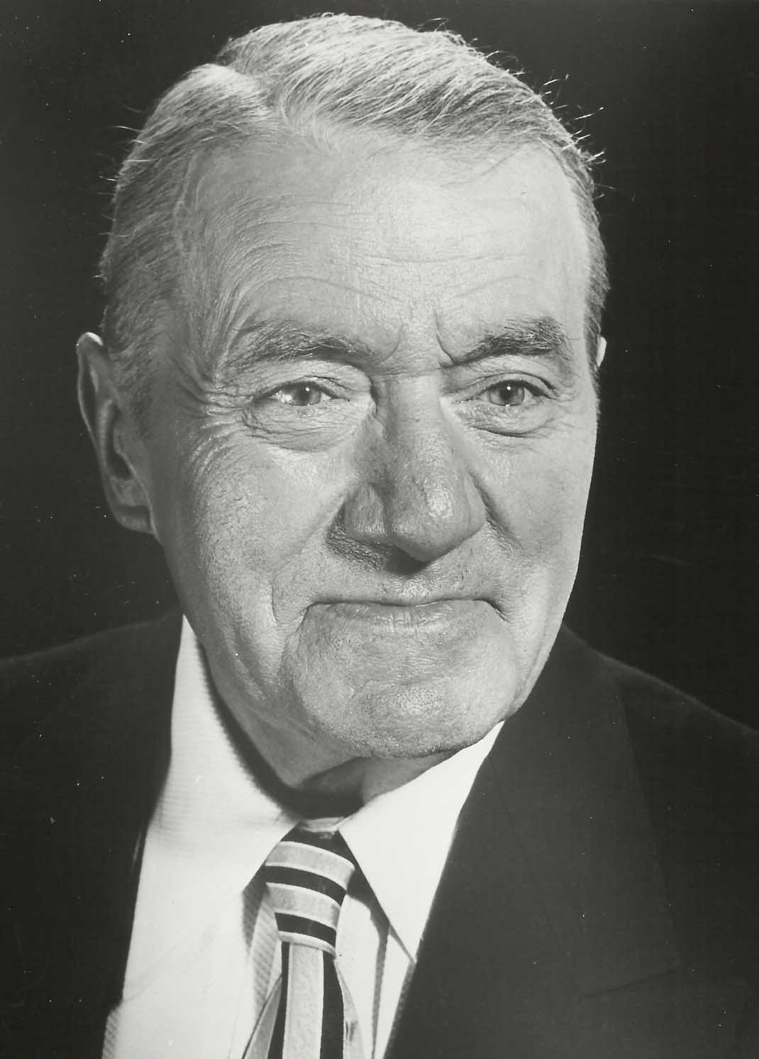 actor Albert Sharpe large photo