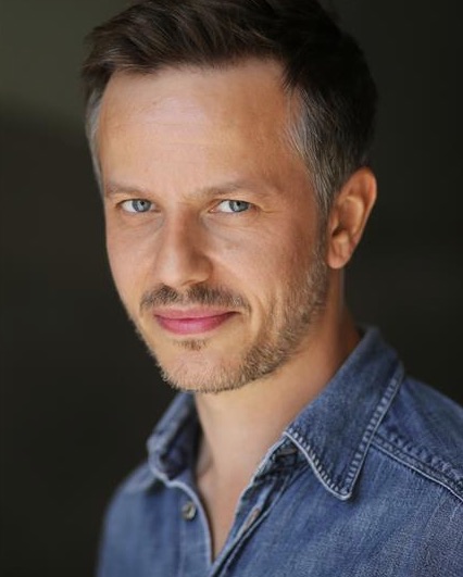 actor Luke de Woolfson large photo