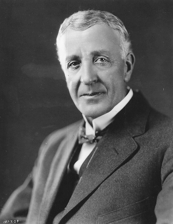 actor Winter Hall large photo