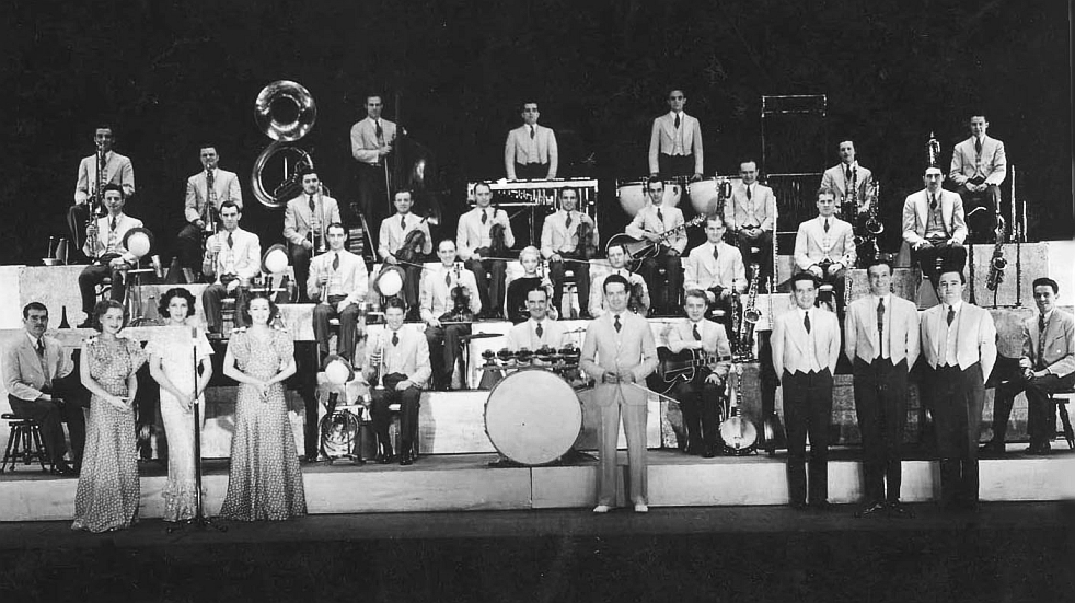 actor Fred Waring and His Pennsylvanians large photo
