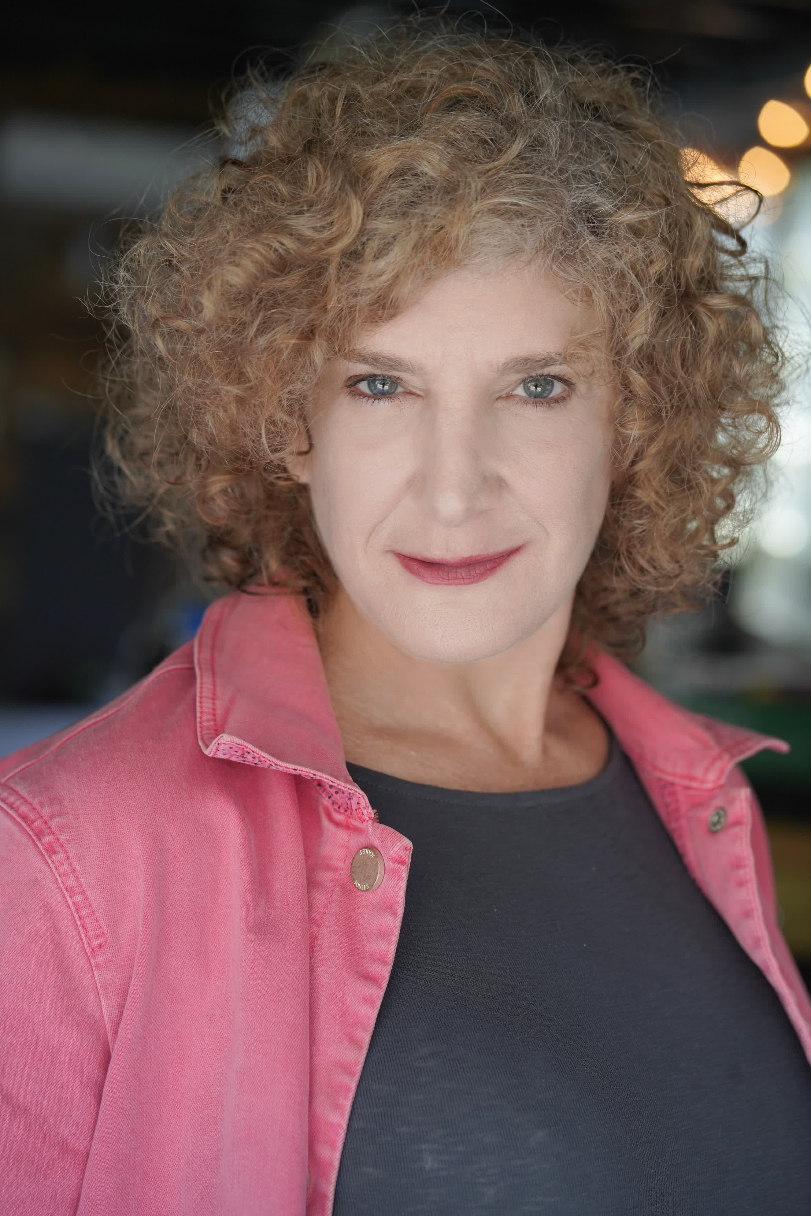 actor Julie Kessler large photo