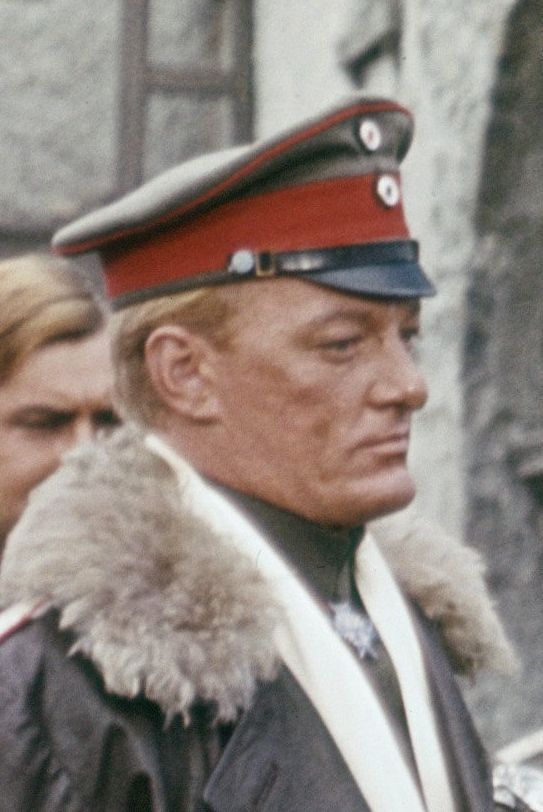 actor Jeremy Kemp large photo