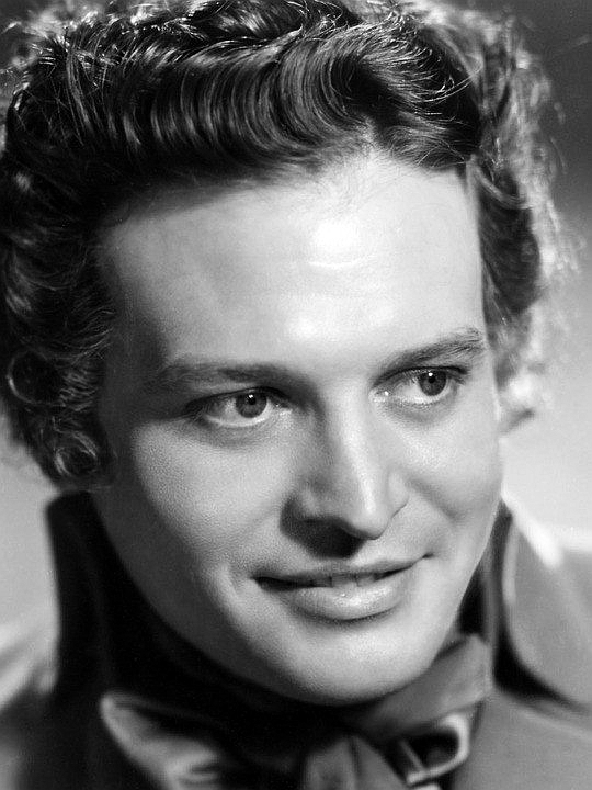 actor Leslie Bradley large photo