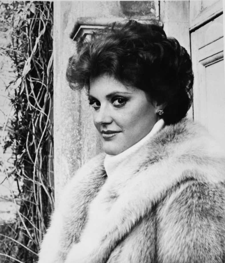 actor Lise Hilboldt large photo