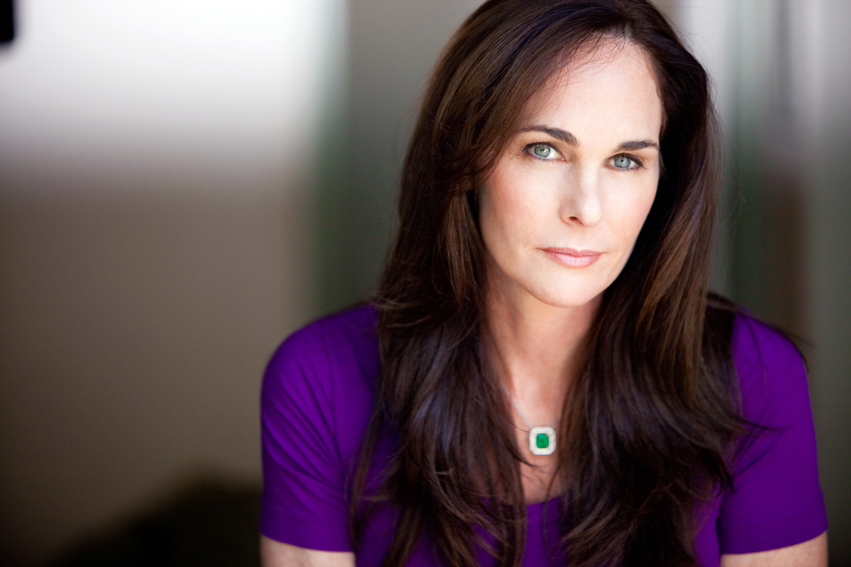 actor Candace Silvers large photo