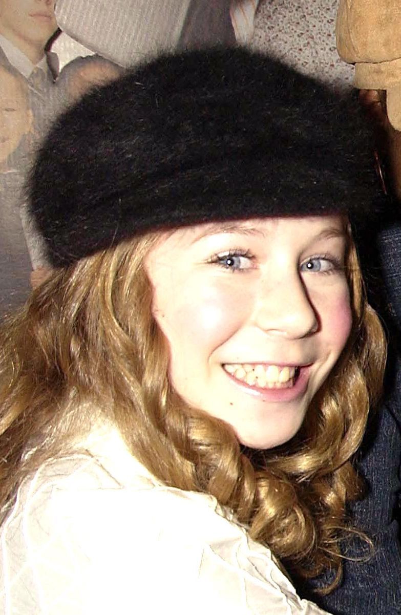 actor Caitlin Hale large photo