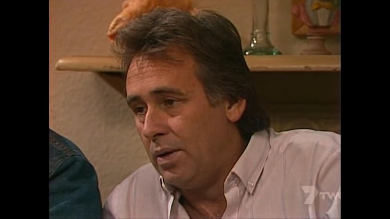 actor Roger Oakley large photo