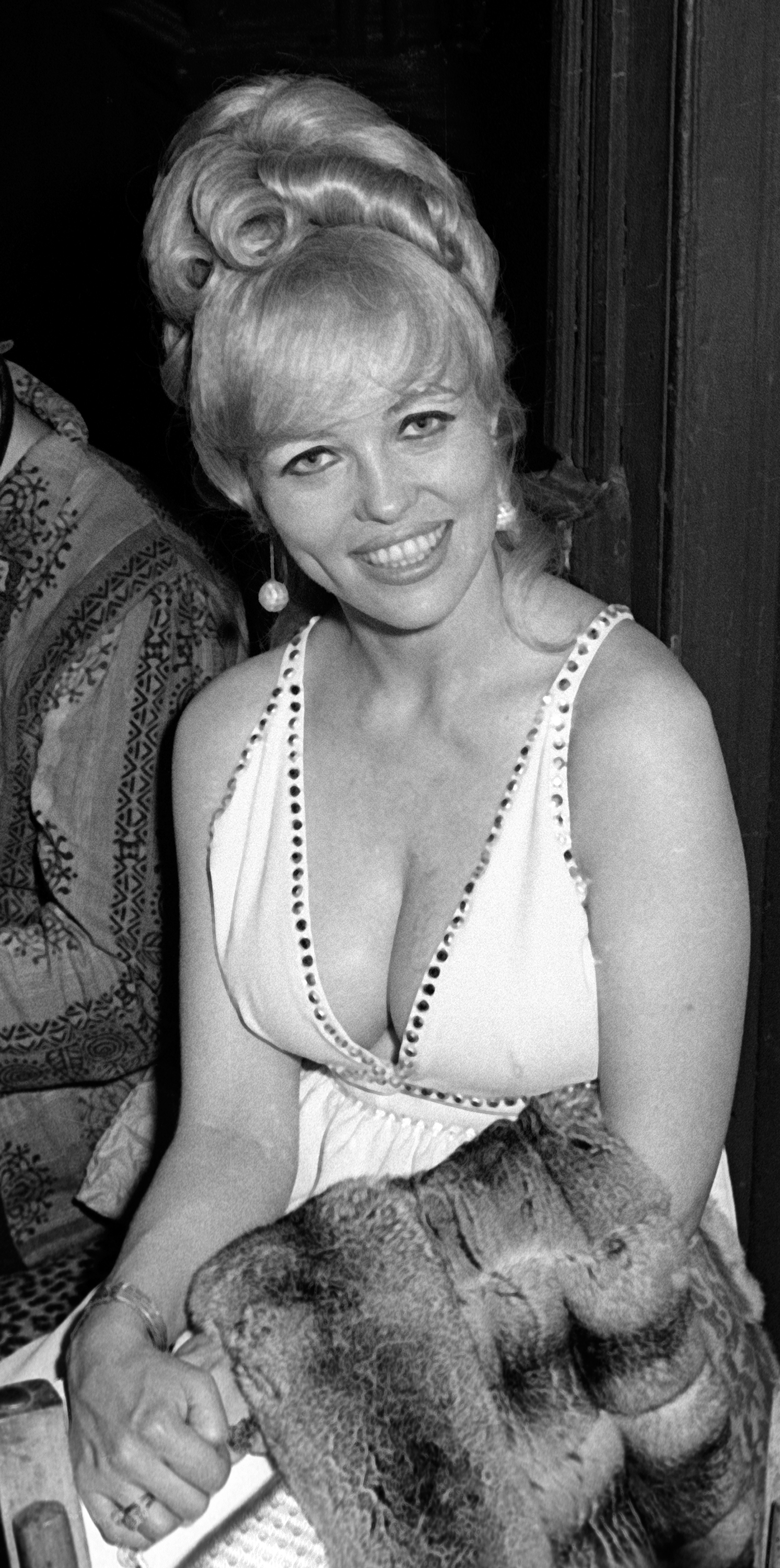 actor Lynn Kellogg large photo