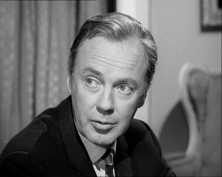 actor Derek Farr large photo