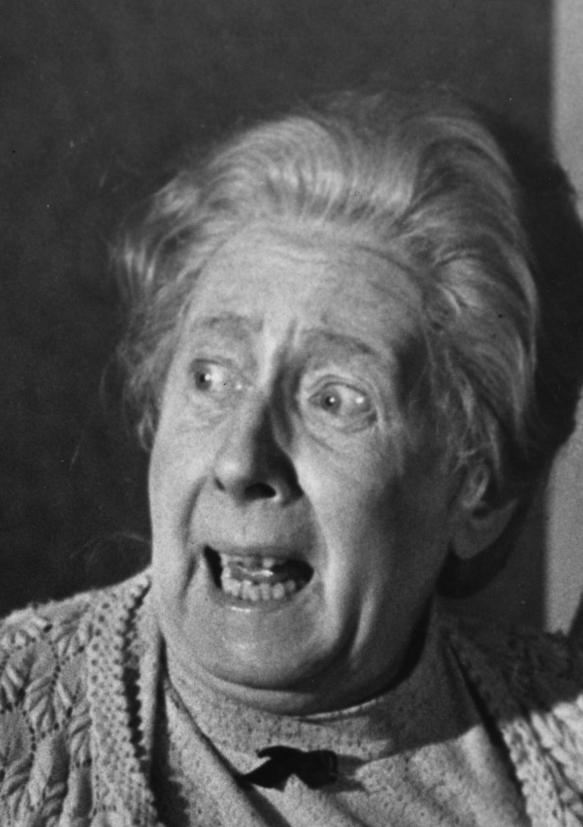 actor Mona Washbourne large photo