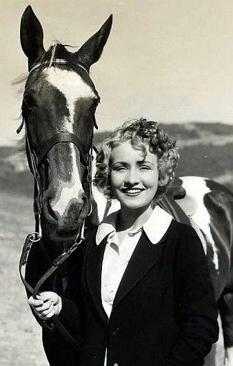 actor Alma Lloyd large photo