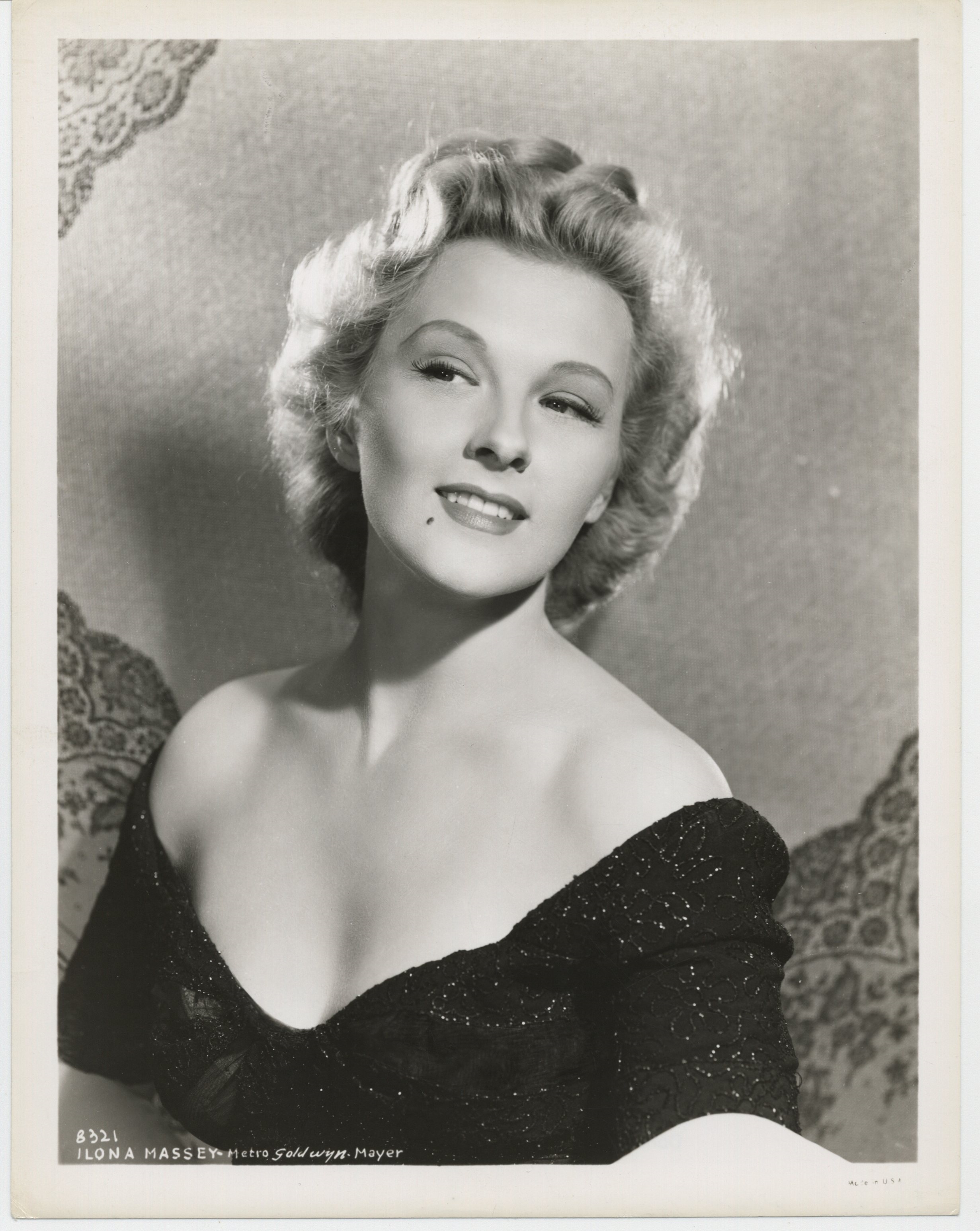 actor Ilona Massey large photo