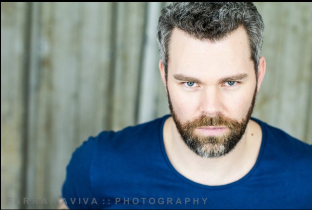 actor Robert Parent large photo