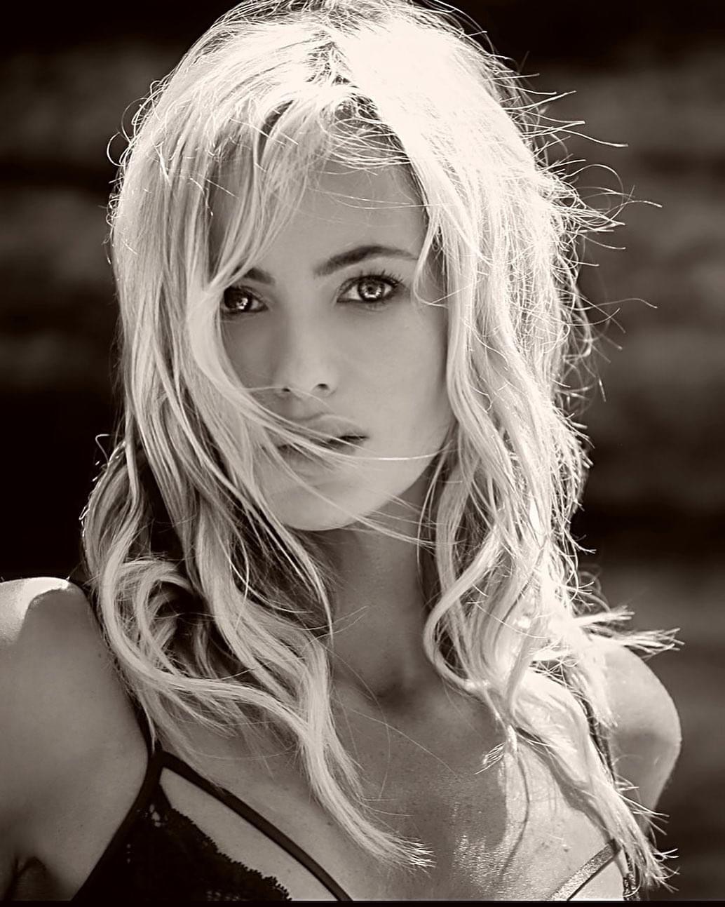 actor Charity Rahmer large photo