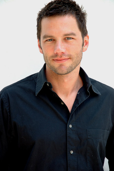 actor Eddie Mills large photo