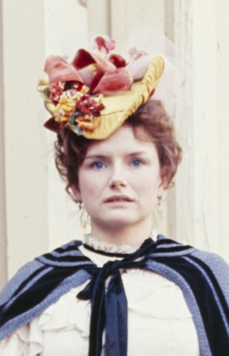 actor Kelly Jean Peters large photo