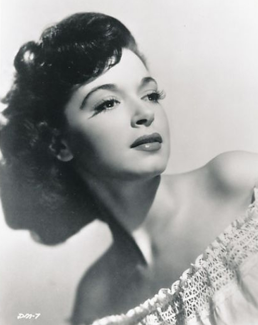 actor Donna Martell large photo