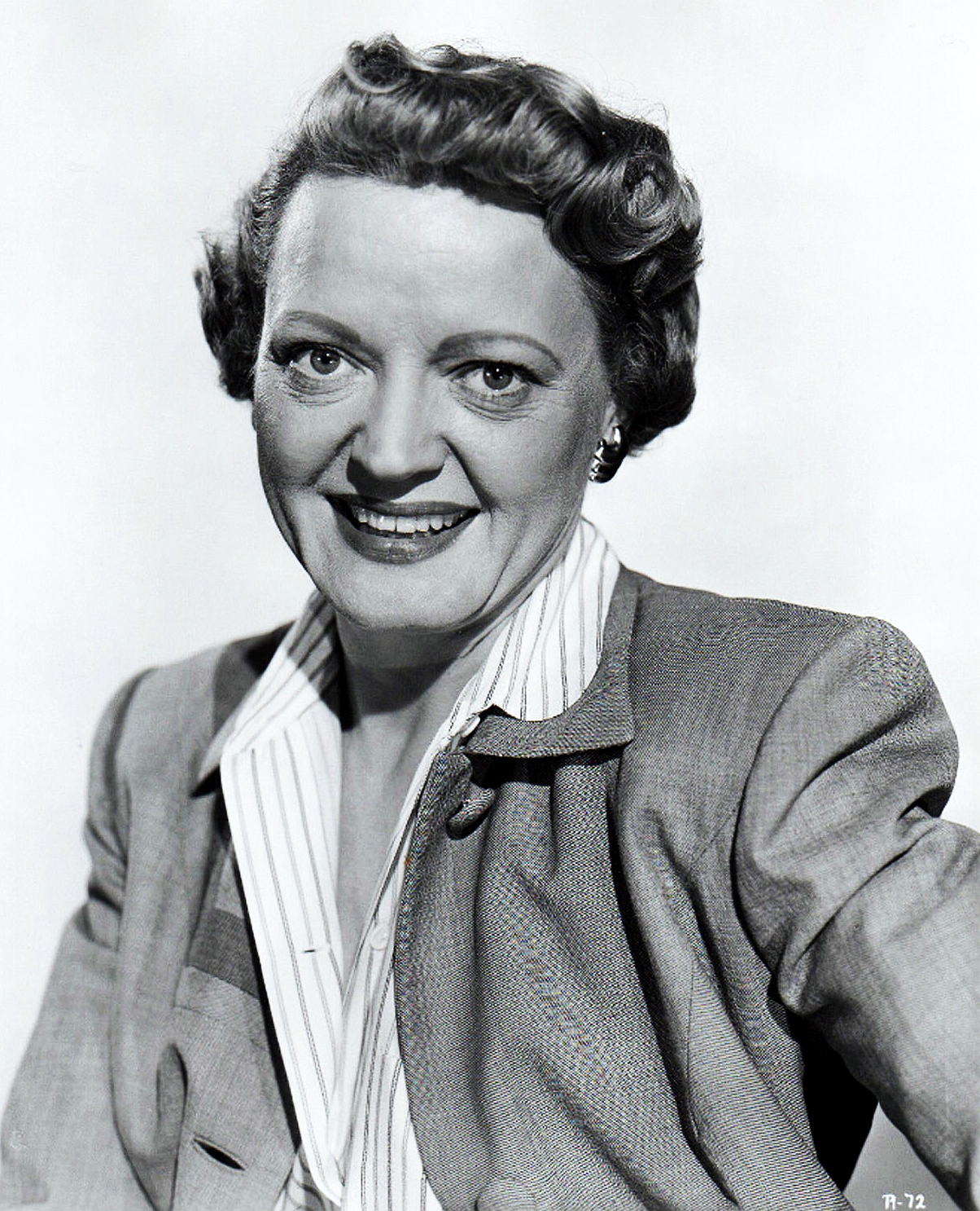 actor Vivi Janiss large photo