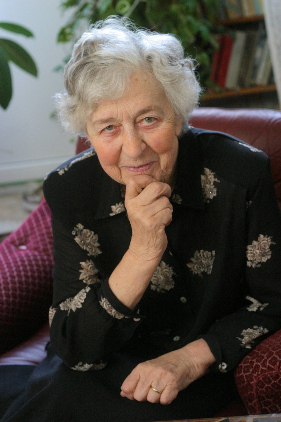 actor Vera Tichánková large photo