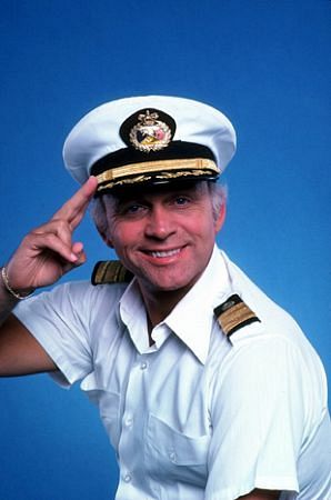 actor Gavin MacLeod large photo