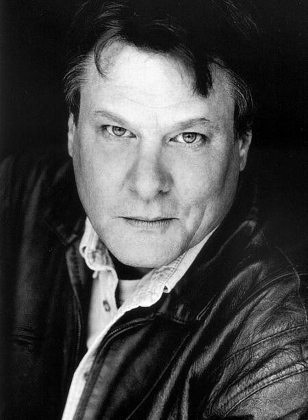 actor Randall Carver large photo