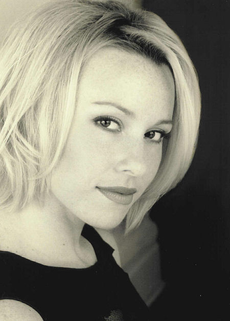 actor Rachael Robbins large photo