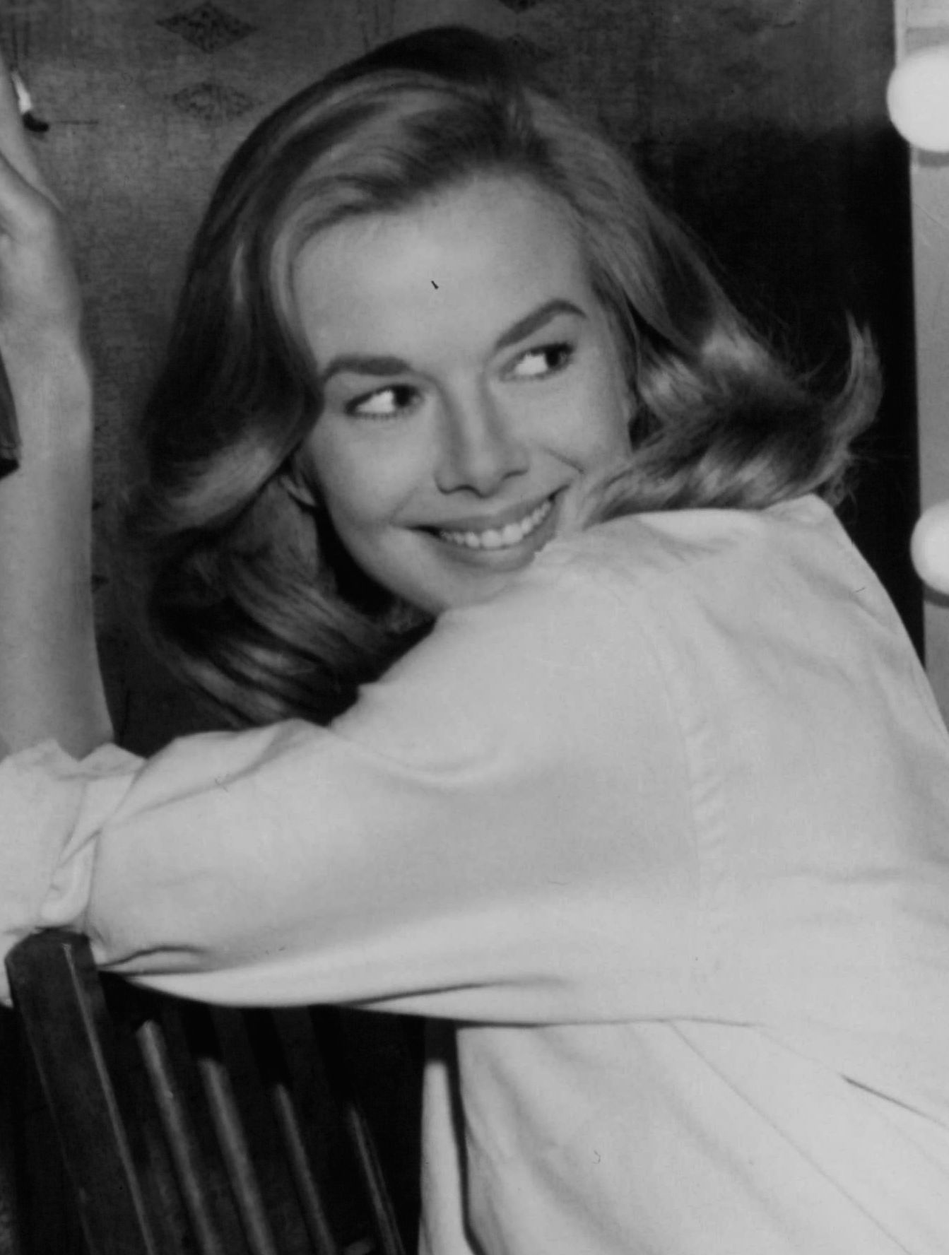 actor Leslie Parrish large photo