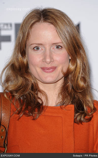 actor Zoe Telford large photo