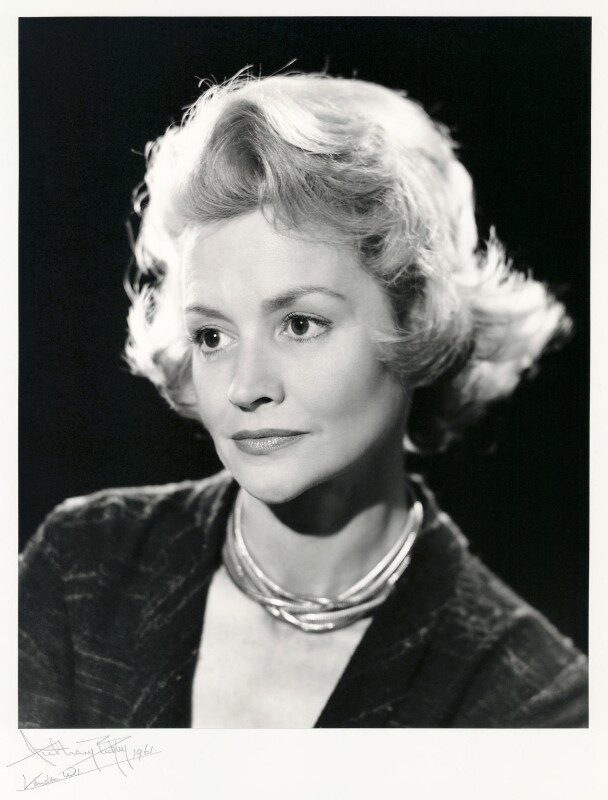 actor Ursula Howells large photo