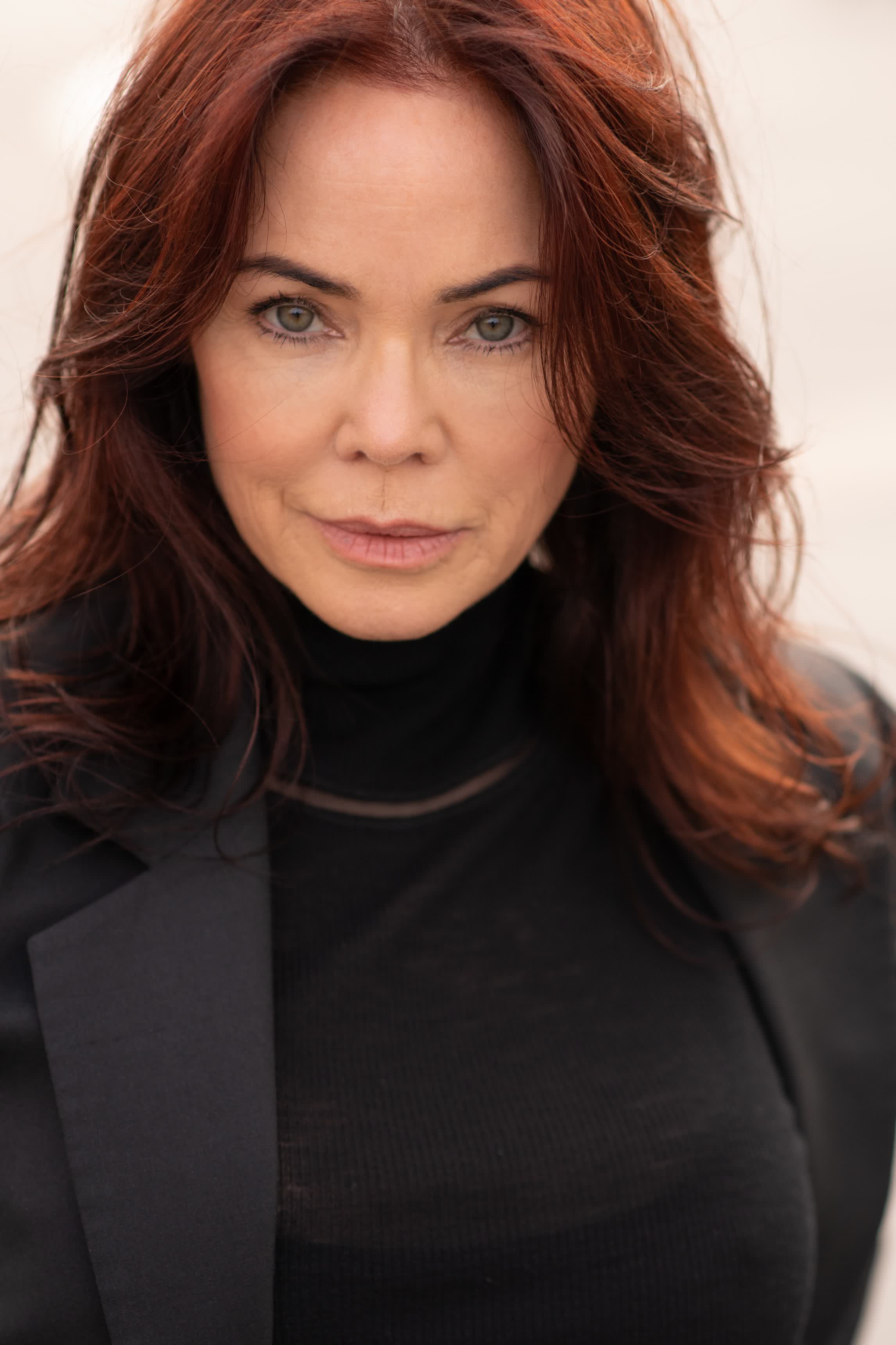 actor Deborah Driggs large photo