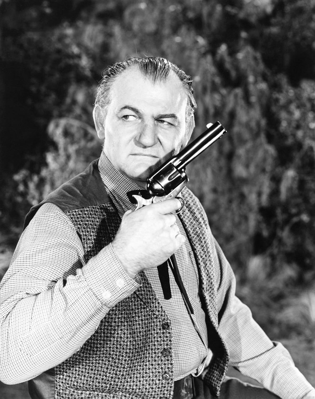 actor Emile Meyer large photo