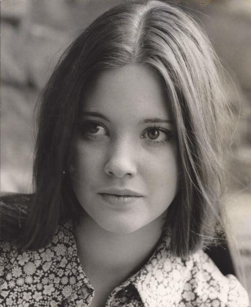 actor Lynne Frederick large photo