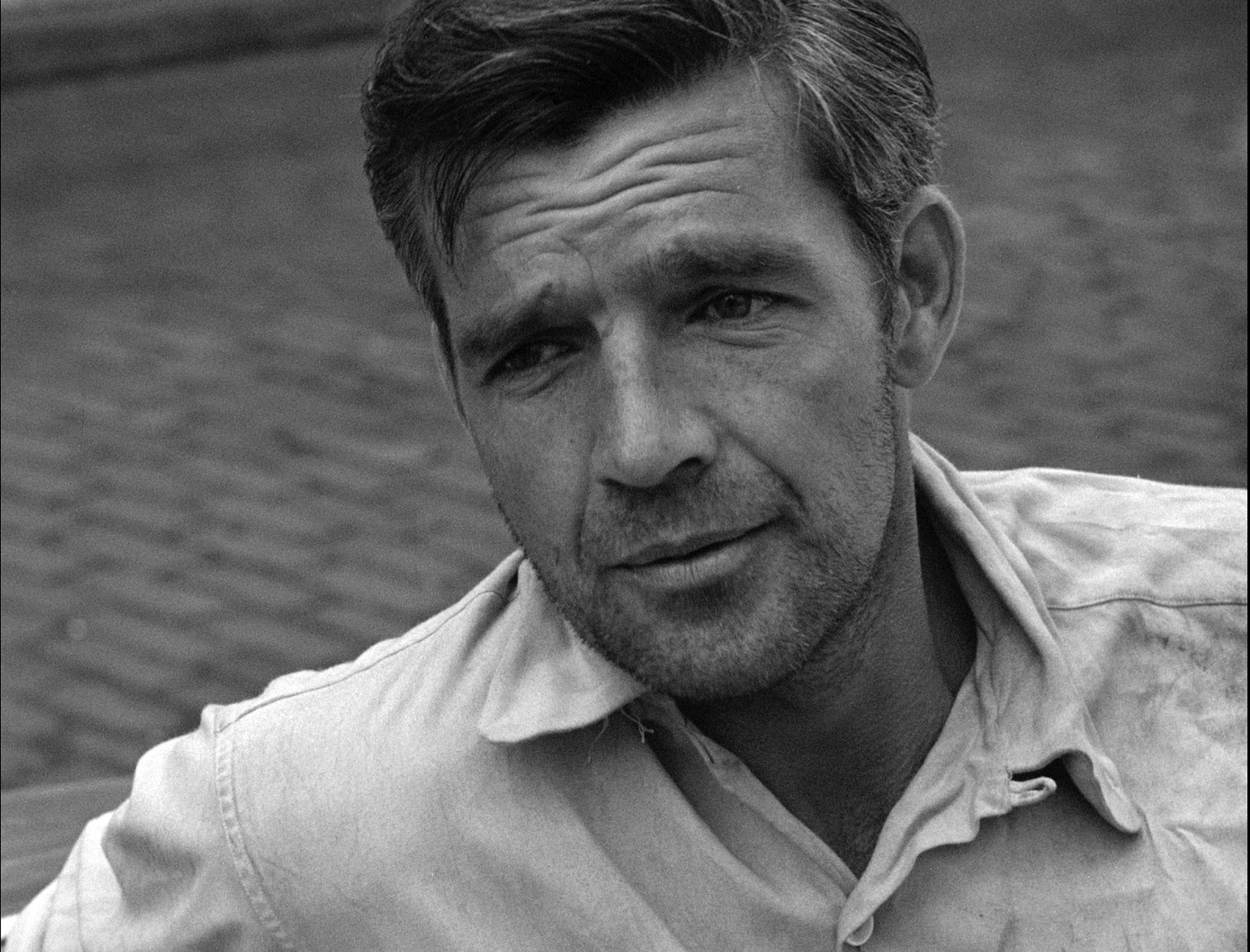 actor Ray Salyer large photo