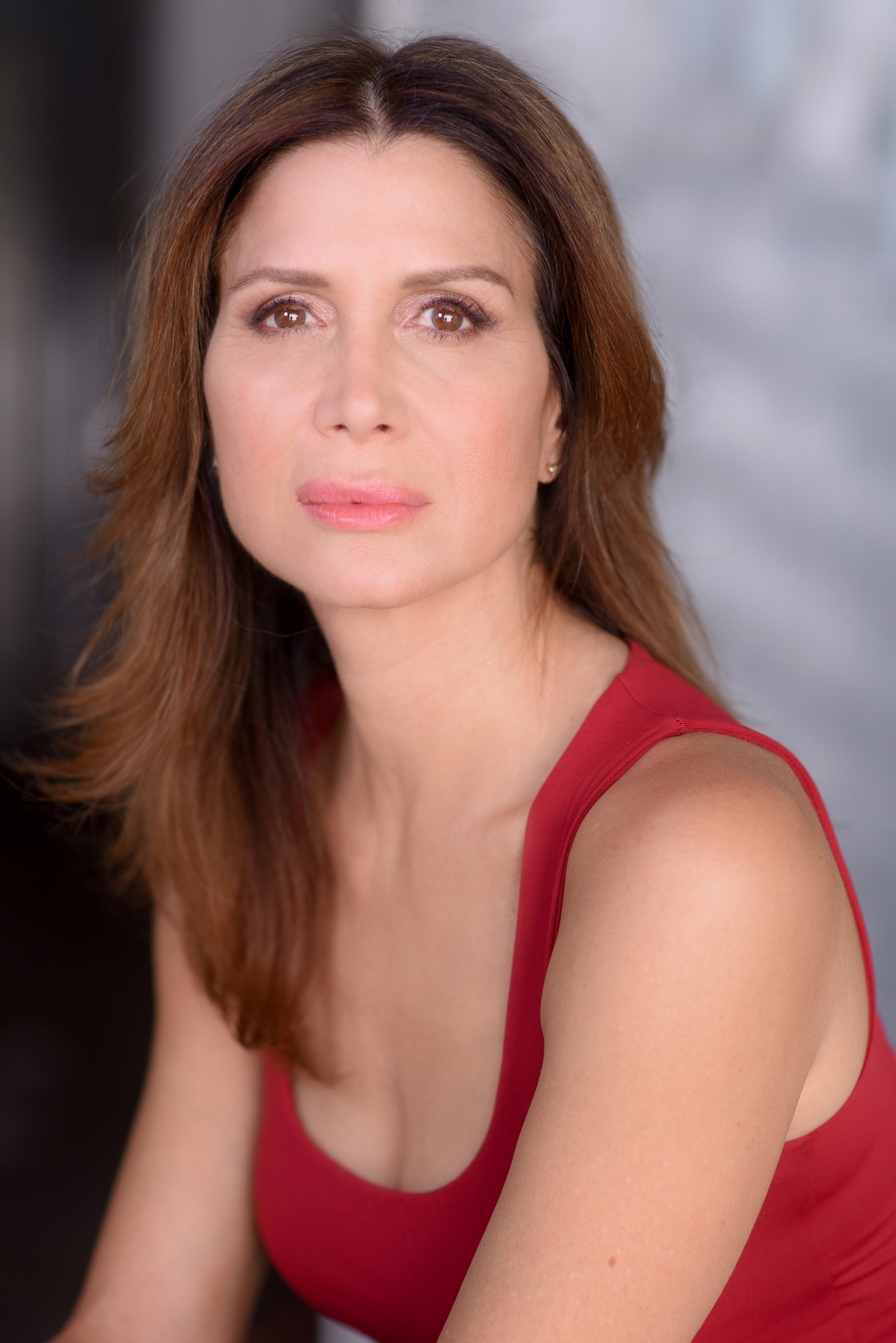 actor Lara Daans large photo