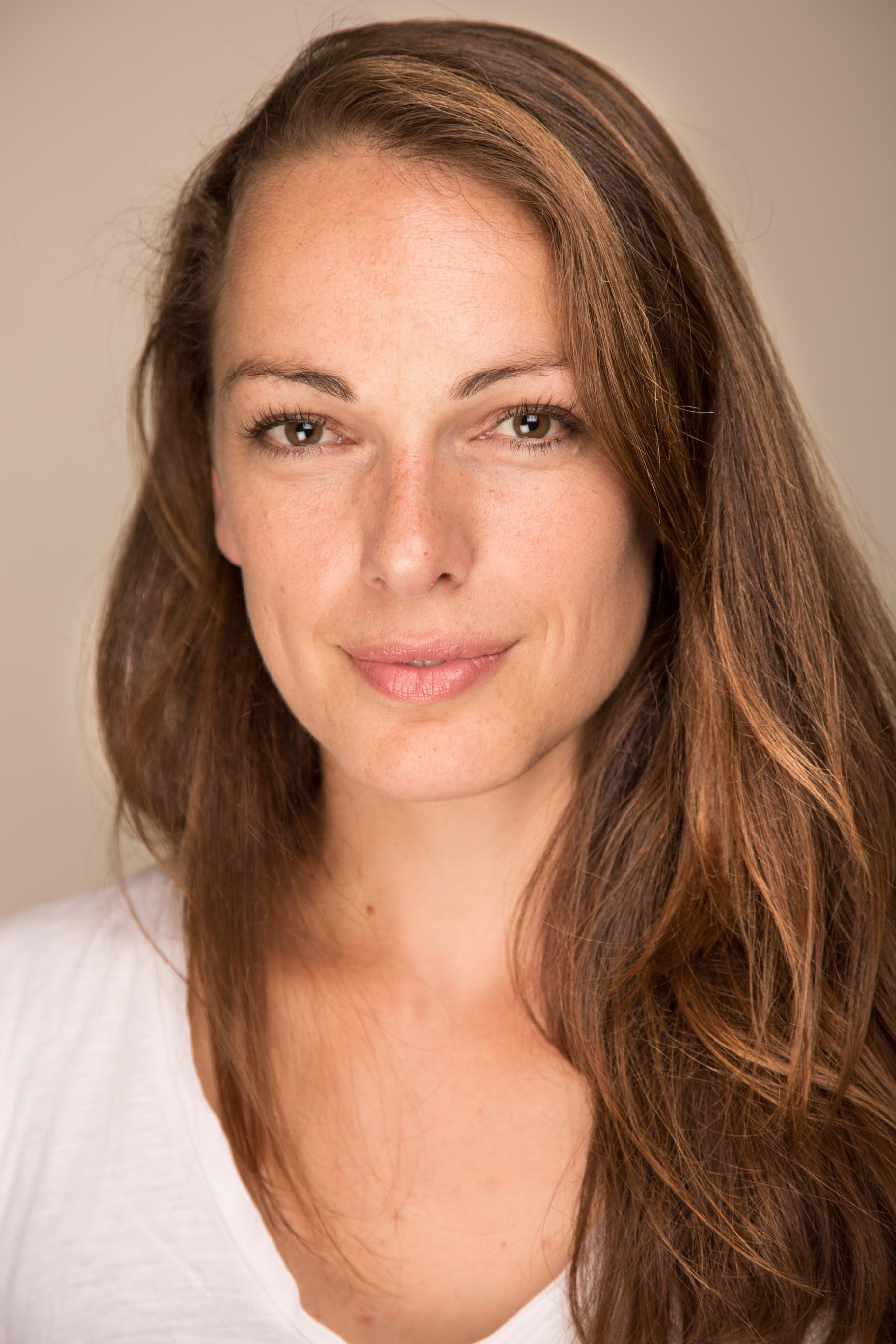 actor Tarryn Meaker large photo