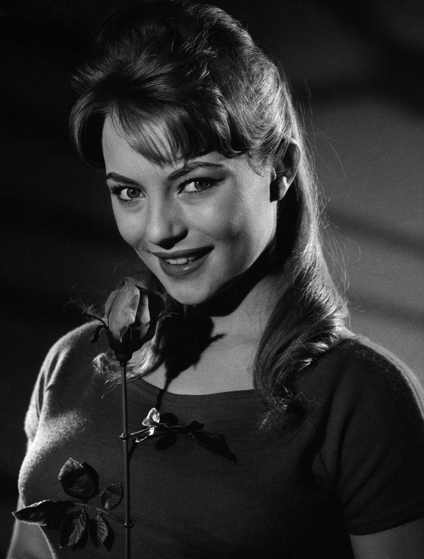 actor Karin Baal large photo