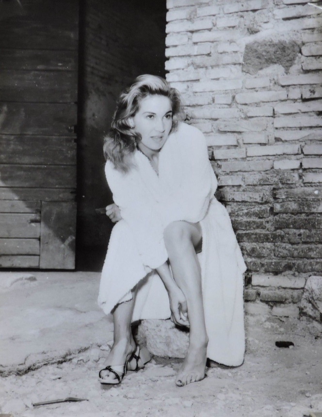 actor Luisa Rivelli large photo