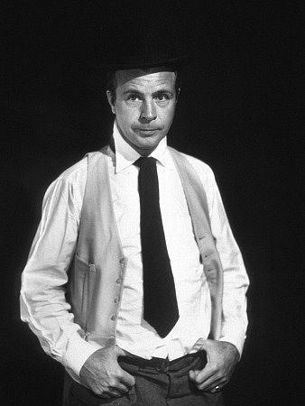 actor Dick Powell large photo