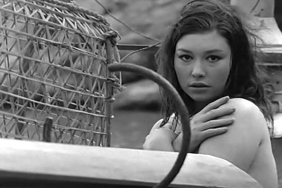 actor Claudia Gravy large photo