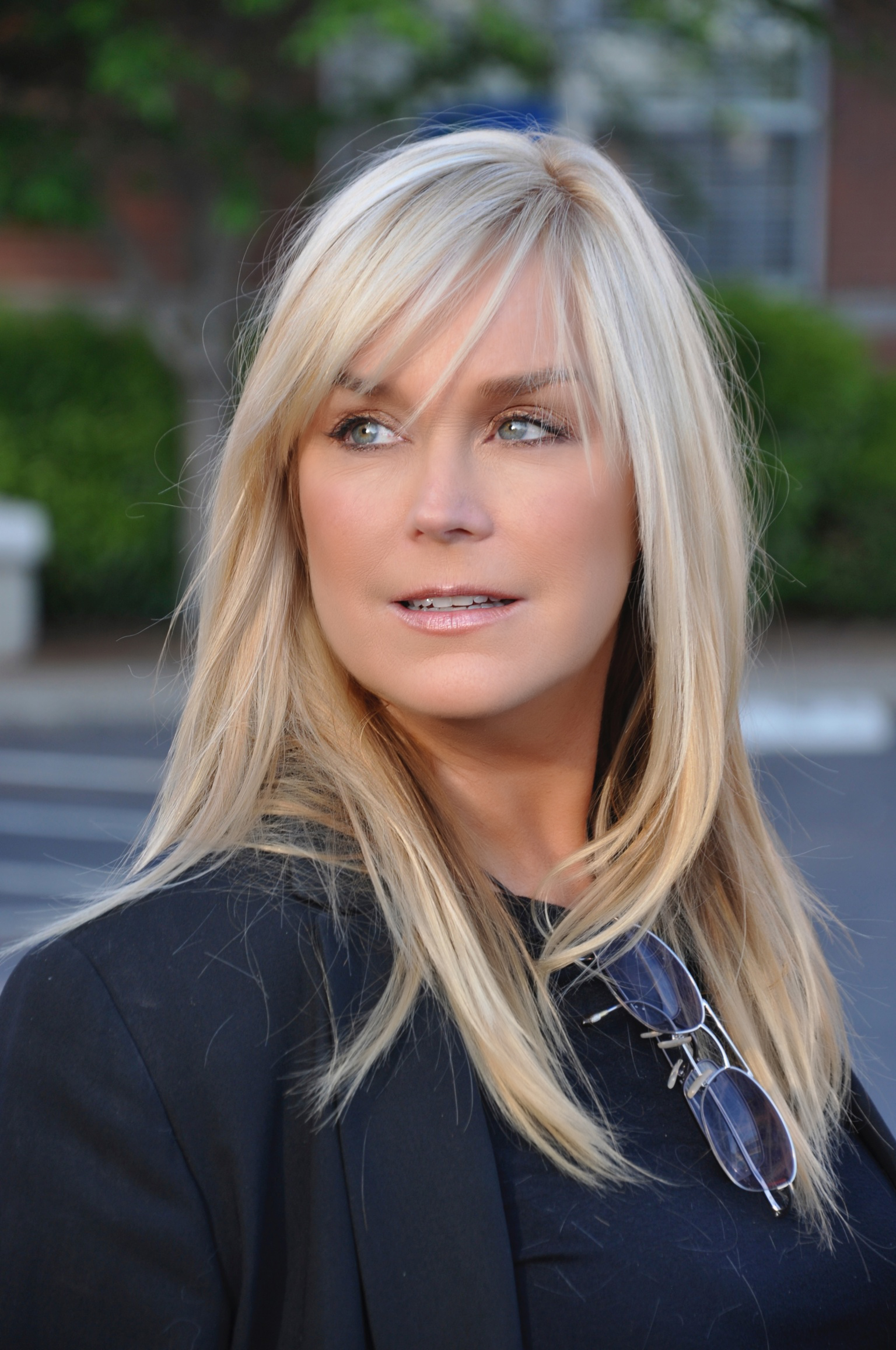 actor Catherine Hickland large photo