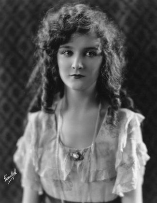 actor Mary Philbin large photo