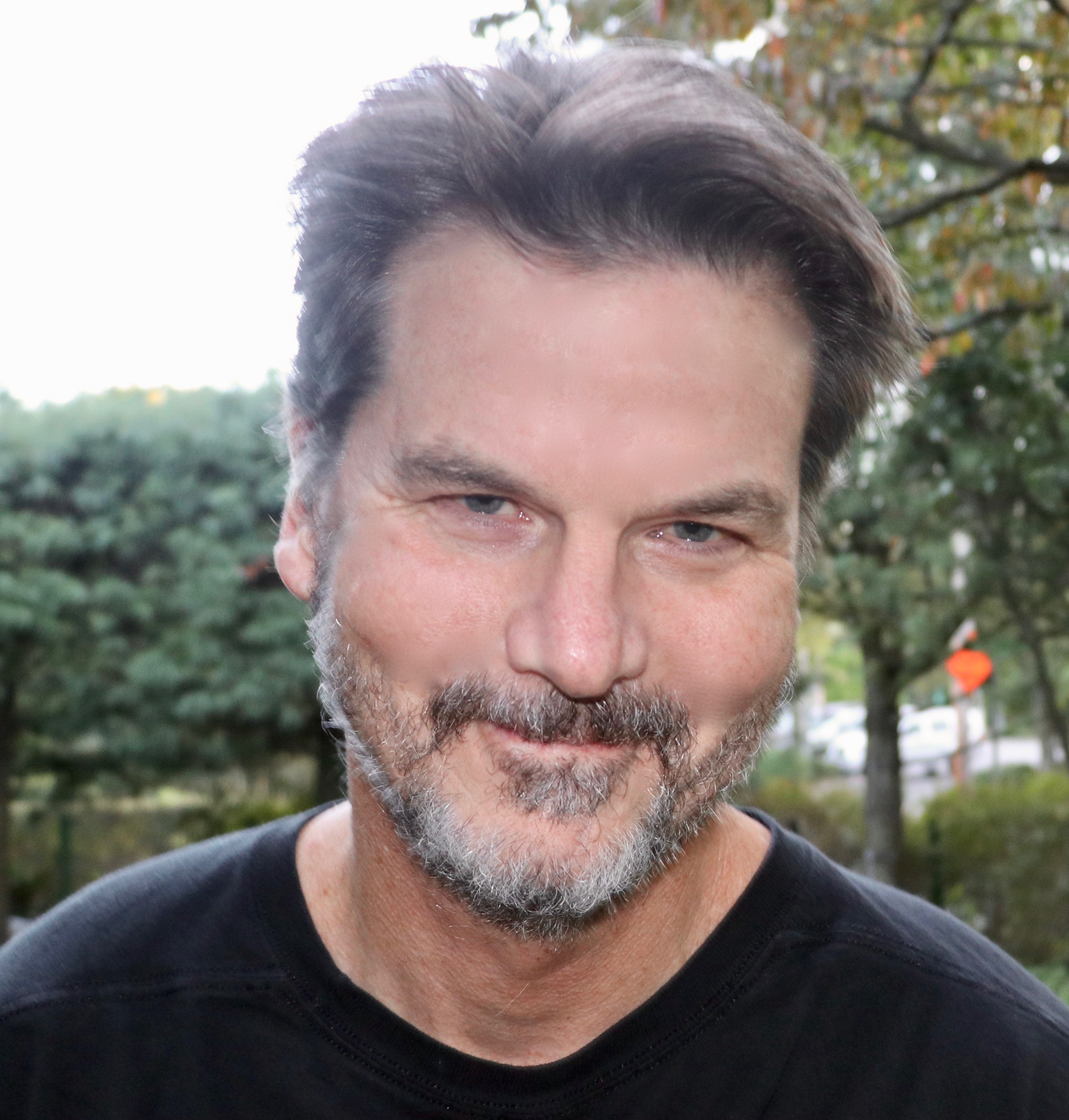 actor Matt Mulhern large photo