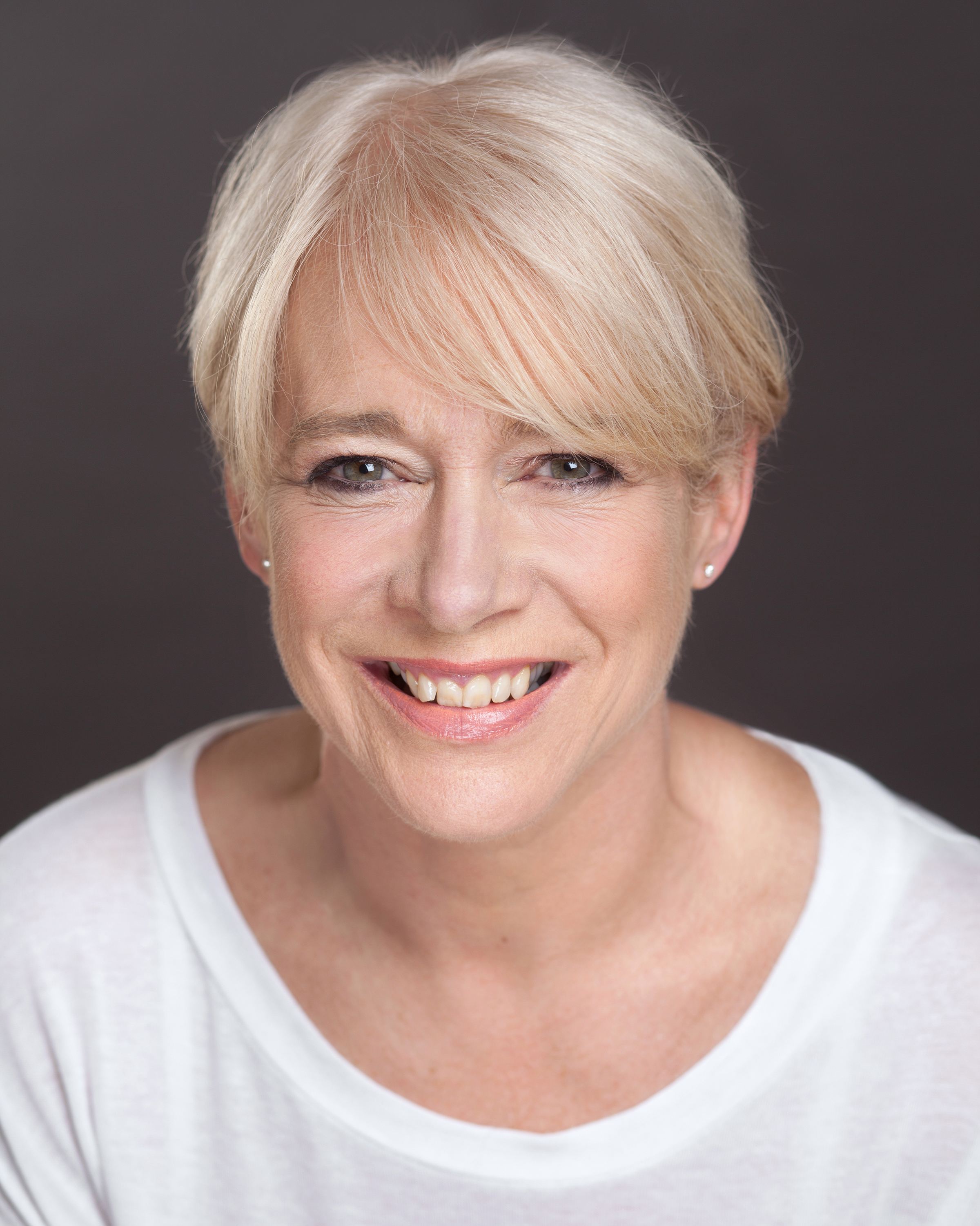 actor Angela Forrest large photo