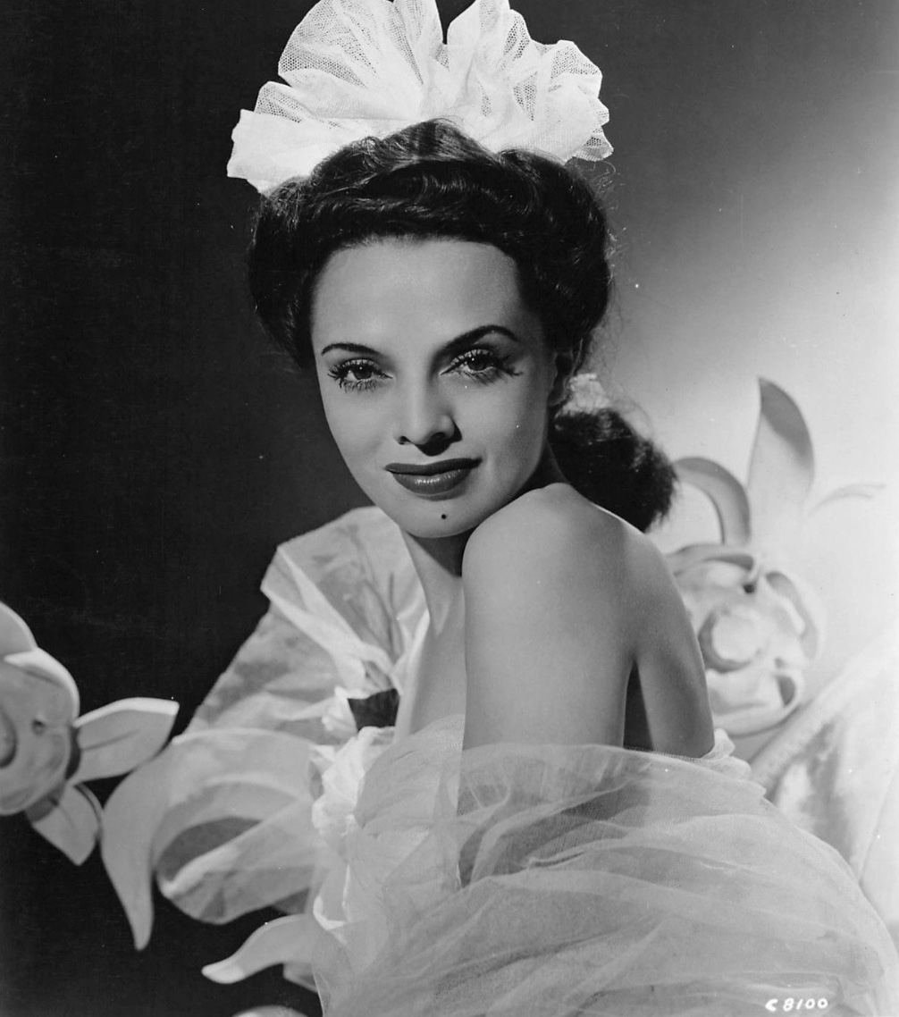 actor Dora Luz large photo