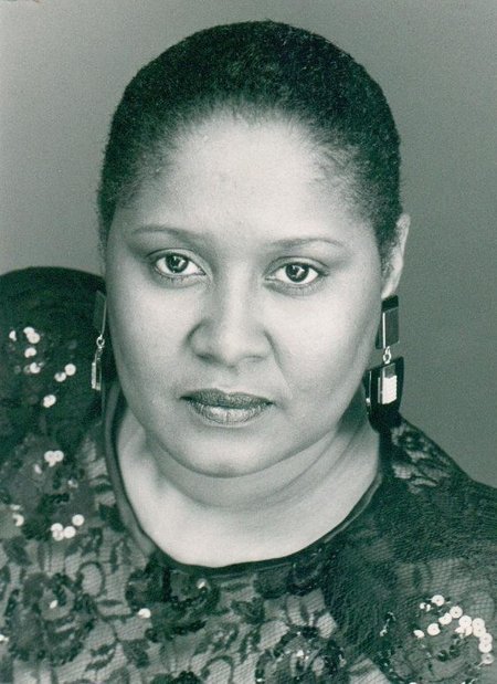 actor Karen Moore large photo