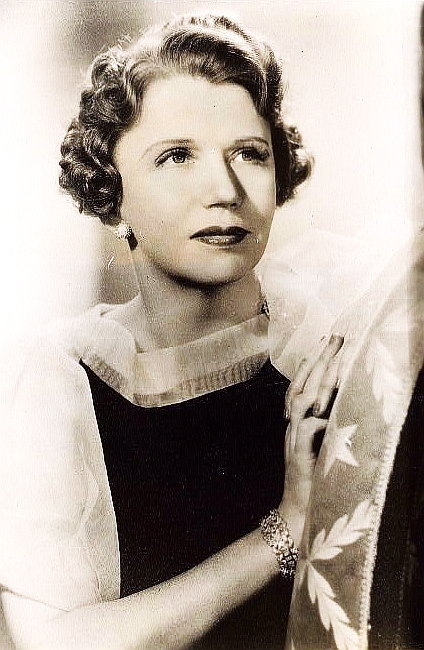 actor Cora Witherspoon large photo